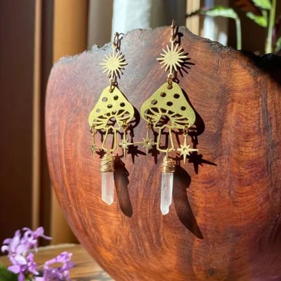 Dolls Kill Jewelry - NWOT Mushroom & Quartz🍄 Earrings